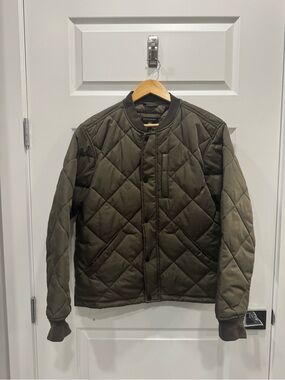 Banana Republic Quilted Bomber Jacket in Olive - Size Medium - NWOT